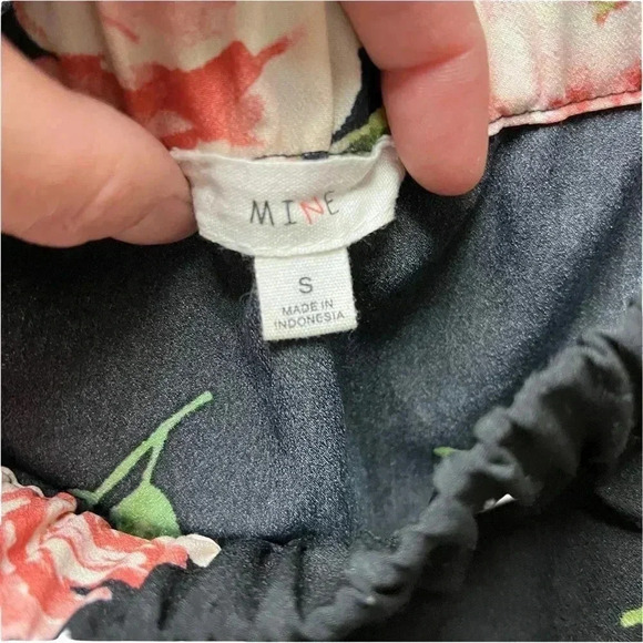 MINE blouse sz S - Picture 4 of 4